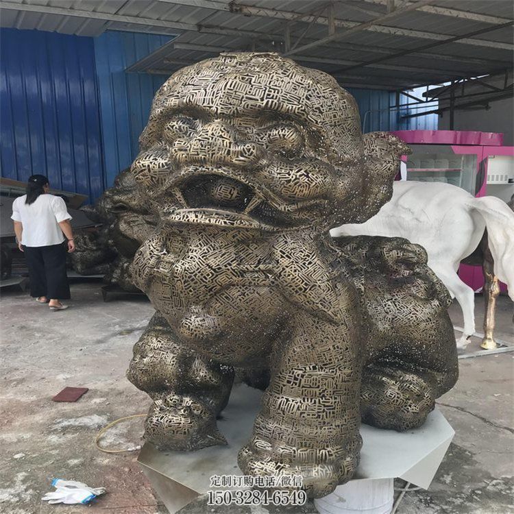 公共狮子雕塑订做,城市装饰,不锈钢镂空狮子雕塑 公共狮子雕塑订做,城市装饰,不锈钢镂空狮子雕塑